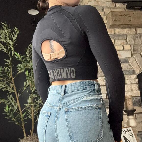 Gymshark black long sleeve crop - Picture 2 of 6